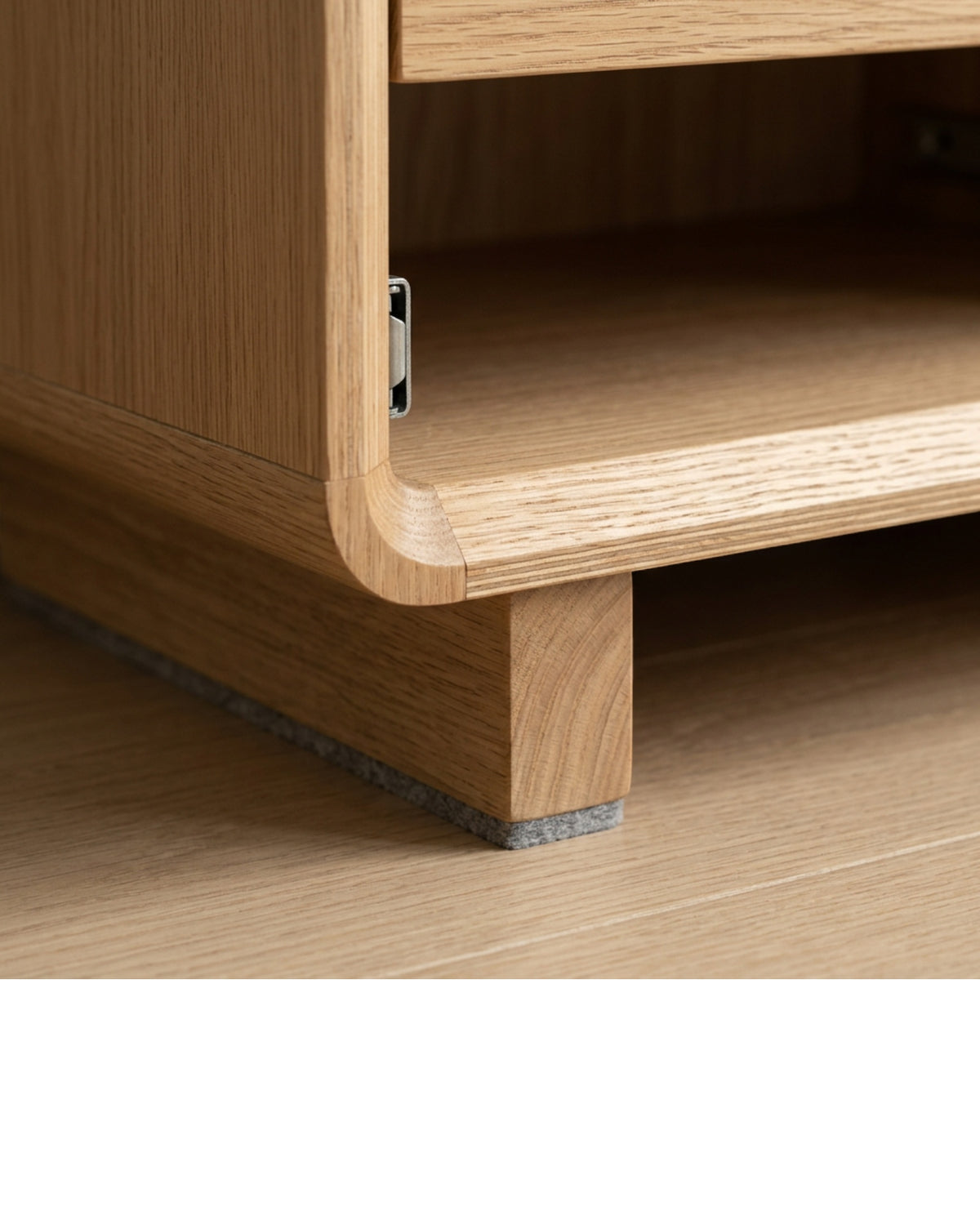 Rasy Rounded Oak Veneer Nightstand with Drawer 45 x 35 x 55 cm - Detail view